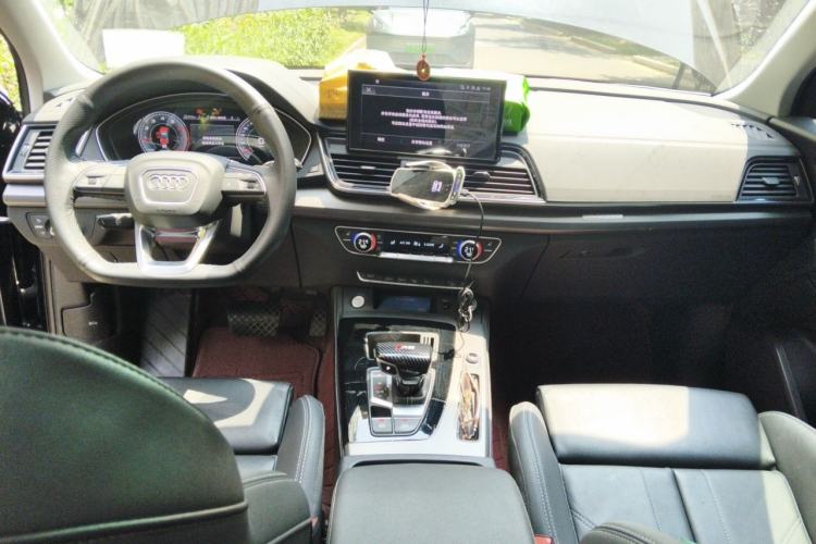 Used Audi Q5L 2022 40T Luxury Dynamic Model Center Console