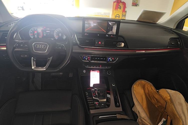 Used Audi Q5L 2022 Updated 40T Luxury Dynamic Edition Center Console