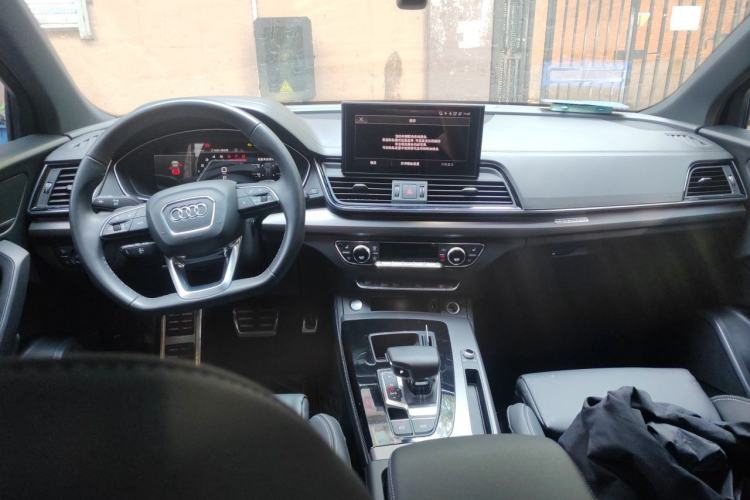 Used Audi Q5L 2022 Updated 40T Luxury Dynamic Edition Center Console
