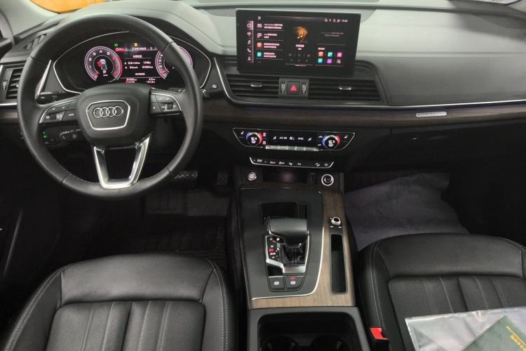Used Audi Q5L 2022 40T Luxury Elegant Model Center Console