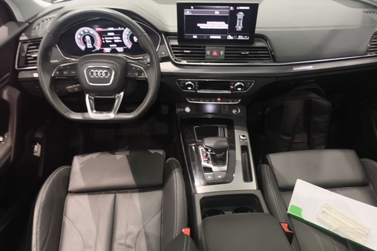 Used Audi Q5L 2022 Updated 40T Luxury Dynamic Edition Center Console