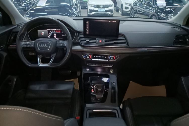 Used Audi Q5L 2022 40T Fashionable and Dynamic Model Center Console