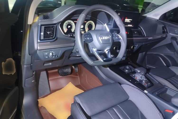 Used Audi Q5L 2022 Updated 45T Luxury Dynamic Version Center Console