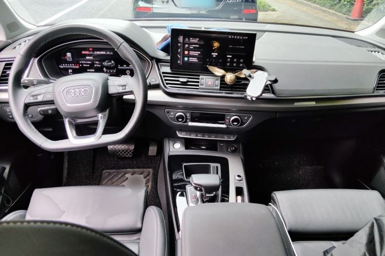 Used Audi Q5L 2022 45T Luxury Dynamic Model Center Console