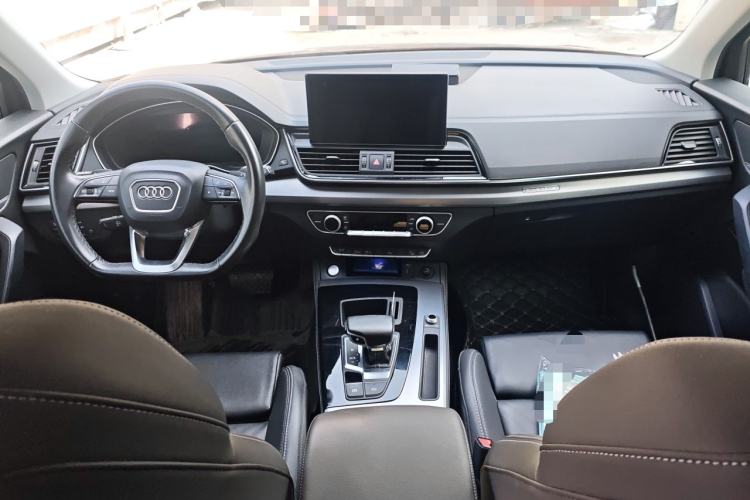 Used Audi Q5L 2022 40T Fashionable and Dynamic Model Center Console