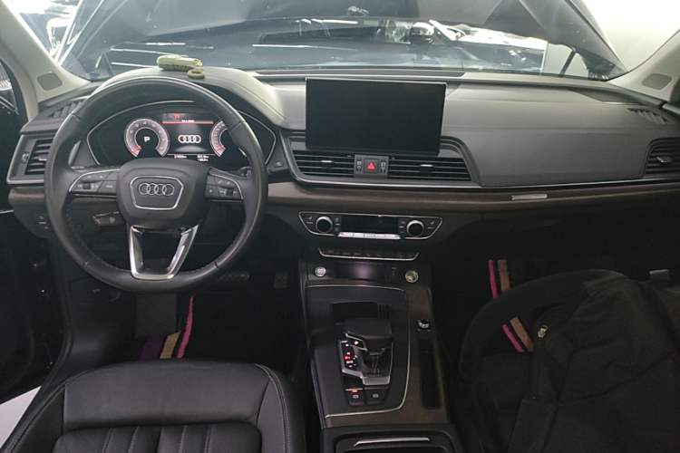 Used Audi Q5L 2022 Updated Version 45T Luxury Prestige Edition Center Console