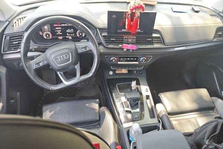 Used Audi Q5L 2022 40T Luxury Dynamic Model Center Console