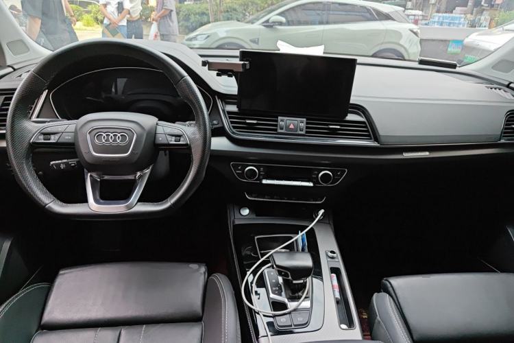 Used Audi Q5L 2022 Updated 45T Luxury Dynamic Version Center Console
