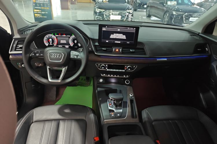 Used Audi Q5L 2022 40T Luxury Elegant Model Center Console