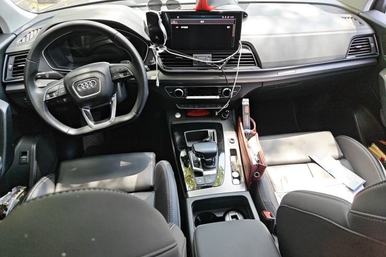 Used Audi Q5L 2022 40T RS Package Performance Model Center Console