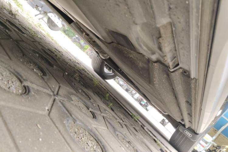 Used Audi Q5L 2022 40T Luxury Elegant Model Chassis Rear Right