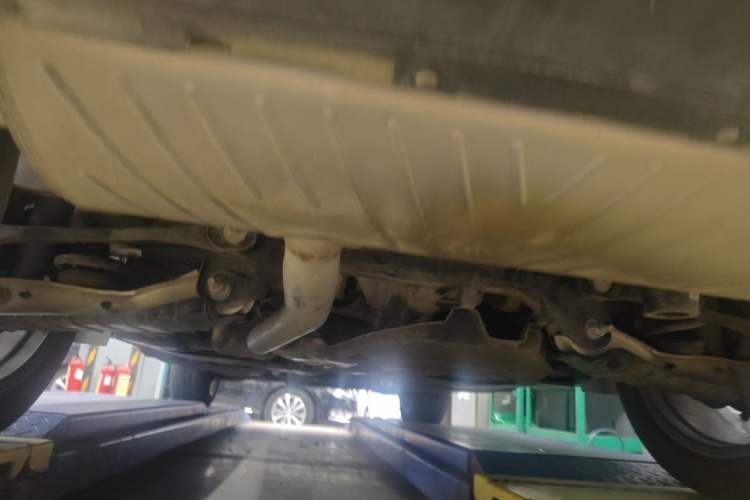 Used Audi Q5L 2022 40T Fashionable and Elegant Model Chassis Rear