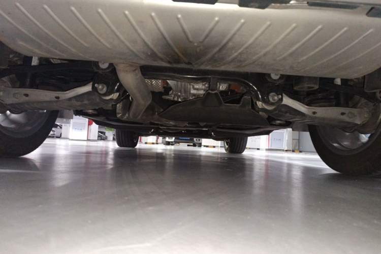 Used Audi Q5L 2022 40T Fashionable and Elegant Model Chassis Rear
