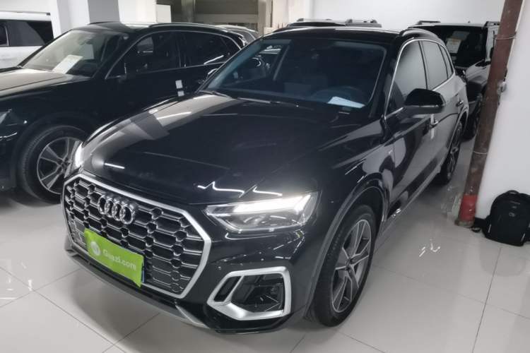 Used Audi Q5L 2022 Updated 45T Luxury Dynamic Version Guazi used car, China used car export, Used car for sale, Used cars, Cheapest cars for sale