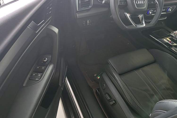 Used Audi Q5L 2022 45T Luxury Dynamic Model Driver Seat