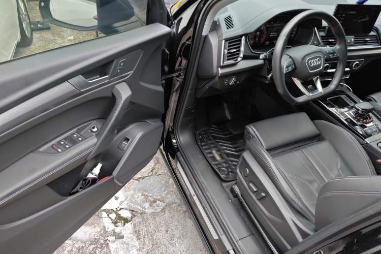 Used Audi Q5L 2022 Updated 40T Luxury Dynamic Edition Driver Seat