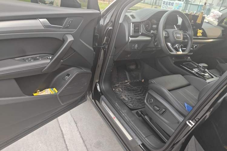 Used Audi Q5L 2022 40T Fashionable and Dynamic Model Driver Seat
