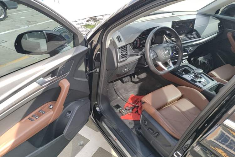 Used Audi Q5L 2022 40T Luxury Dynamic Model Driver Seat