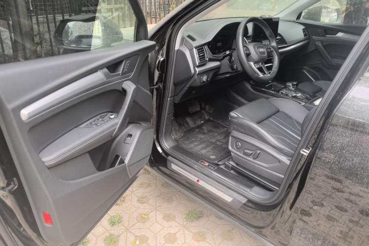 Used Audi Q5L 2022 40T Fashionable and Dynamic Model Driver Seat