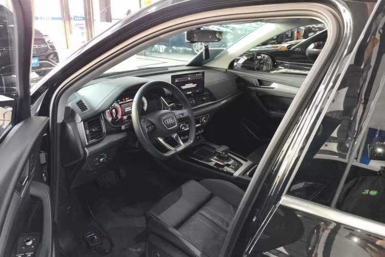 Used Audi Q5L 2022 40T Fashionable and Dynamic Model Driver Seat