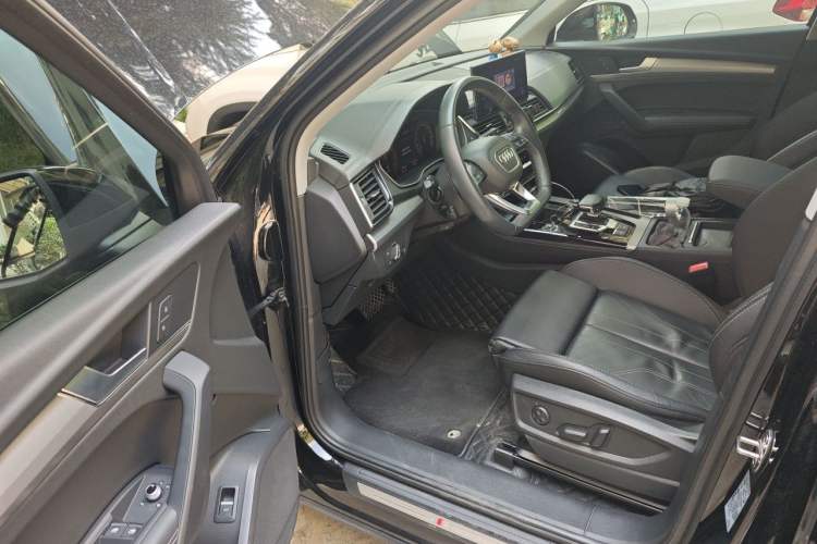 Used Audi Q5L 2022 40T Fashionable and Dynamic Model Driver Seat