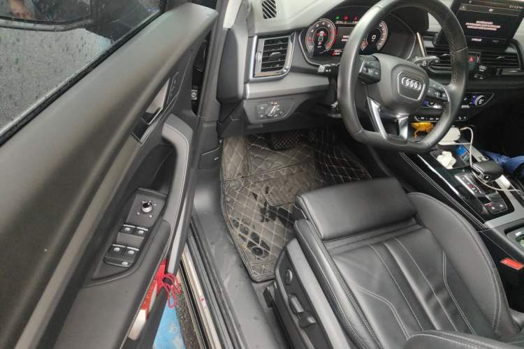 Used Audi Q5L 2022 40T Fashionable and Dynamic Model Driver Seat