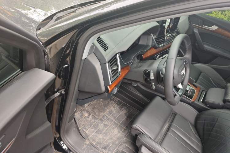 Used Audi Q5L 2022 Updated 40T Luxury Dynamic Edition Driver Seat