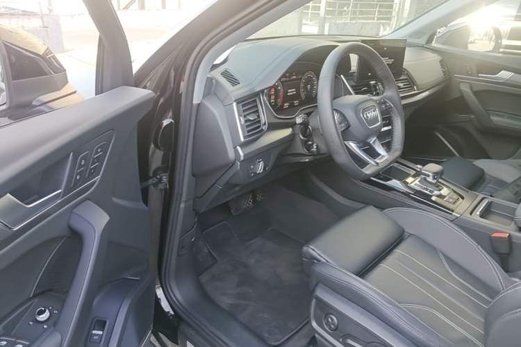 Used Audi Q5L 2022 45T Luxury Dynamic Model Driver Seat