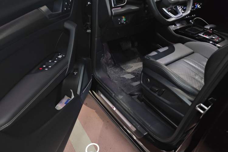 Used Audi Q5L 2022 45T Luxury Dynamic Model Driver Seat