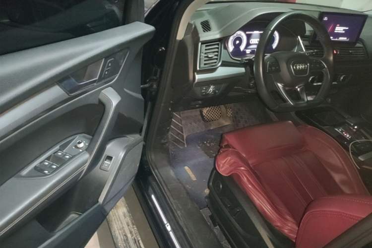 Used Audi Q5L 2022 40T Fashionable and Dynamic Model Driver Seat