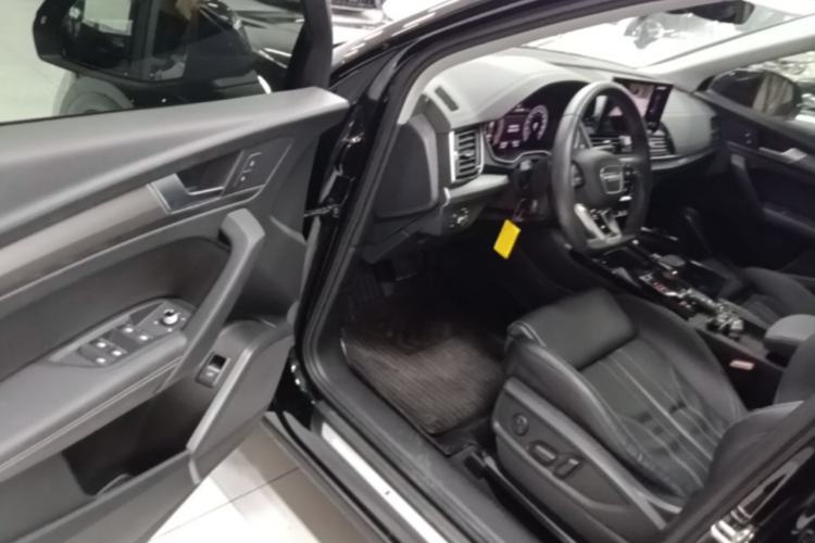 Used Audi Q5L 2022 40T Fashionable and Dynamic Model Driver Seat