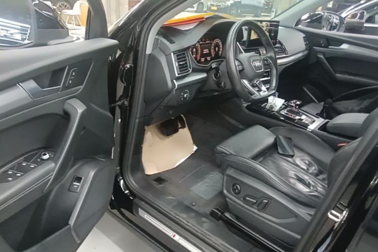 Used Audi Q5L 2022 40T Fashionable and Dynamic Model Driver Seat