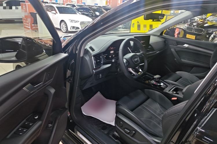 Used Audi Q5L 2022 40T Fashionable and Dynamic Model Driver Seat