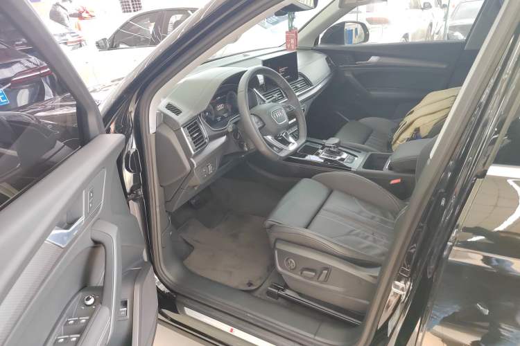 Used Audi Q5L 2022 Updated 40T Luxury Dynamic Edition Driver Seat