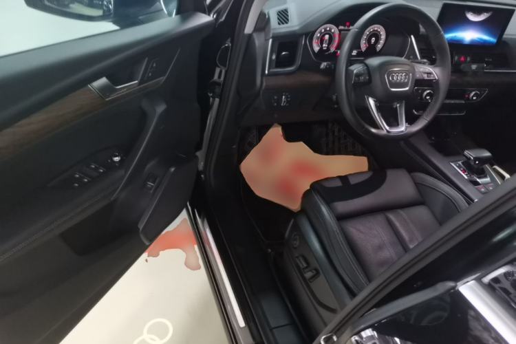 Used Audi Q5L 2022 40T Fashionable and Elegant Model Driver Seat