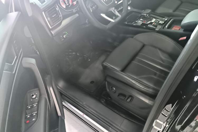 Used Audi Q5L 2022 40T Luxury Dynamic Model Driver Seat