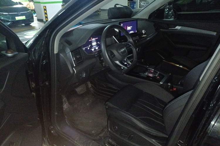 Used Audi Q5L 2022 40T Fashionable and Dynamic Model Driver Seat