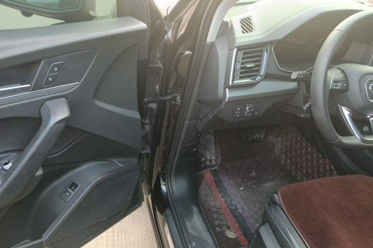 Used Audi Q5L 2022 40T Fashionable and Dynamic Model Driver Seat