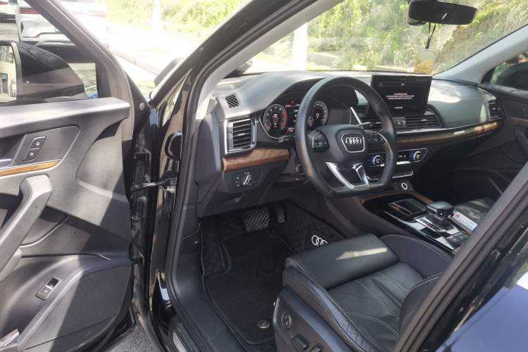 Used Audi Q5L 2022 40T Fashionable and Dynamic Model Driver Seat