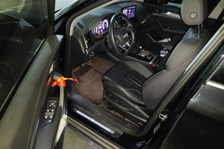 Used Audi Q5L 2022 40T Fashionable and Dynamic Model Driver Seat