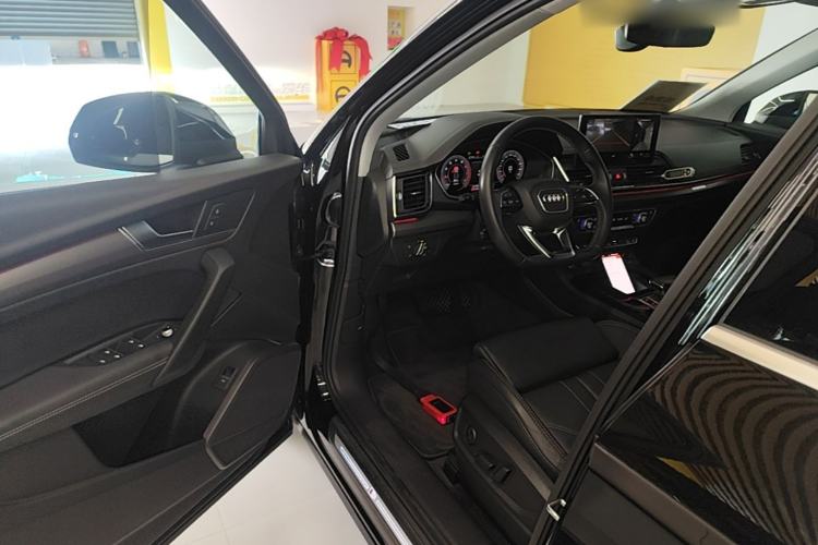 Used Audi Q5L 2022 Updated 40T Luxury Dynamic Edition Driver Seat