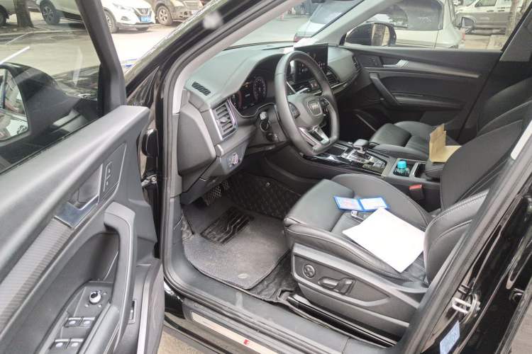 Used Audi Q5L 2022 40T Fashionable and Dynamic Model Driver Seat