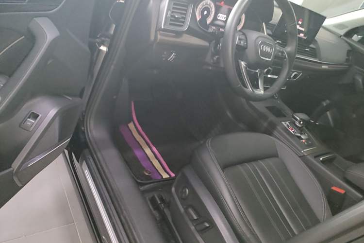 Used Audi Q5L 2022 Updated Version 45T Luxury Prestige Edition Driver Seat