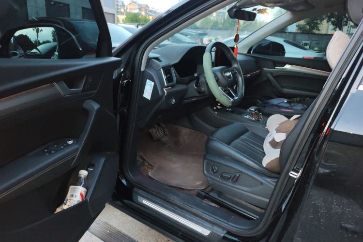 Used Audi Q5L 2022 40T Fashionable and Elegant Model Driver Seat