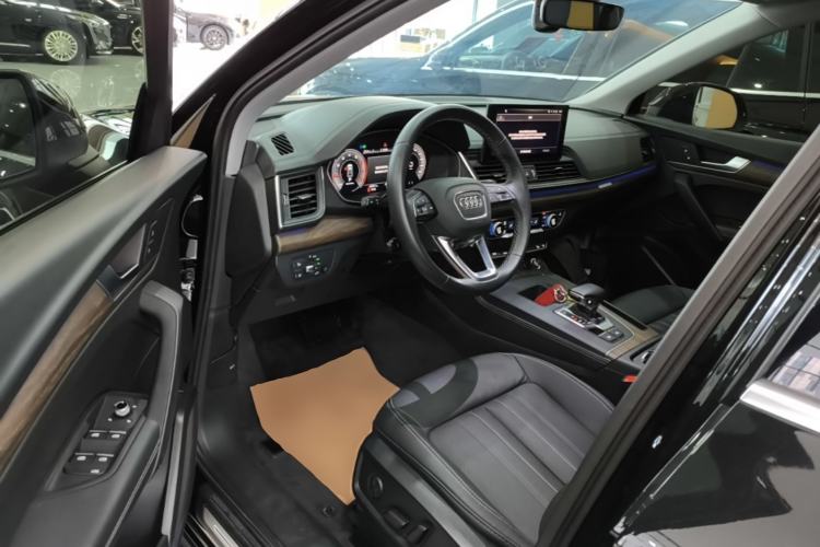 Used Audi Q5L 2022 Updated Version 40T Luxury Elegant Edition Driver Seat
