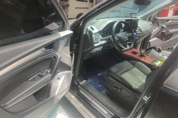 Used Audi Q5L 2022 40T Luxury Dynamic Model Driver Seat