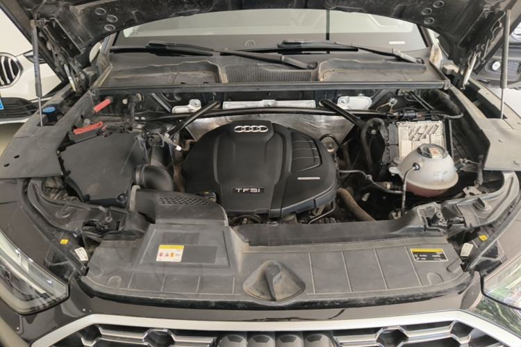 Used Audi Q5L 2022 45T Luxury Dynamic Model Engine Bay