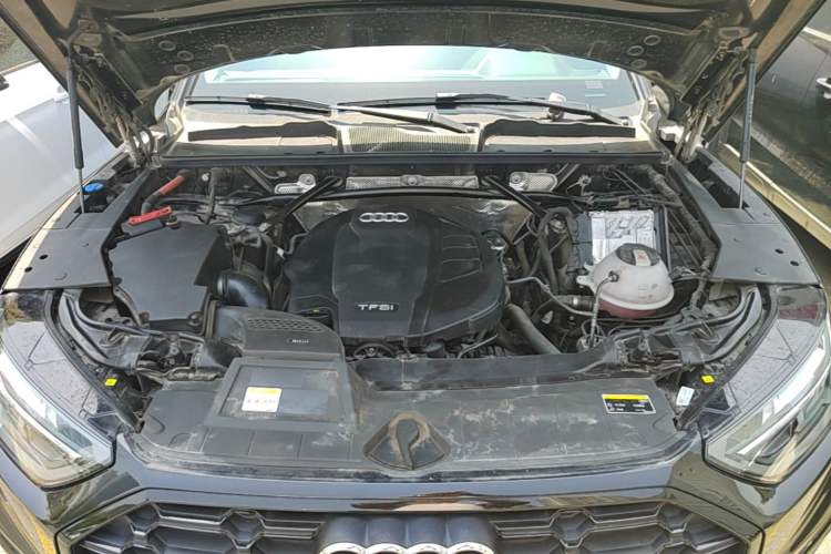 Used Audi Q5L 2022 Updated 45T Luxury Dynamic Version Engine Bay