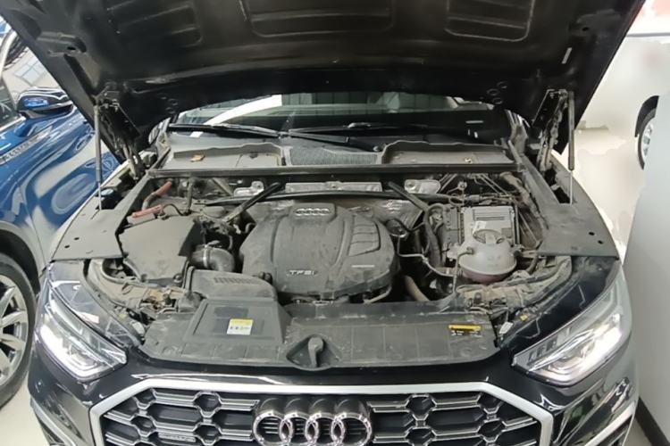 Used Audi Q5L 2022 40T Luxury Dynamic Model Engine Bay