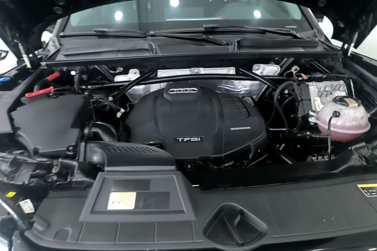 Used Audi Q5L 2022 Updated 45T Luxury Dynamic Version Engine Bay